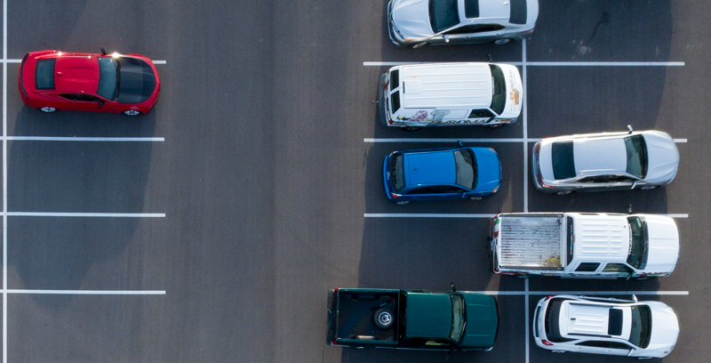 Évitez un Accident dans un Stationnement avec Ces Conseils article header